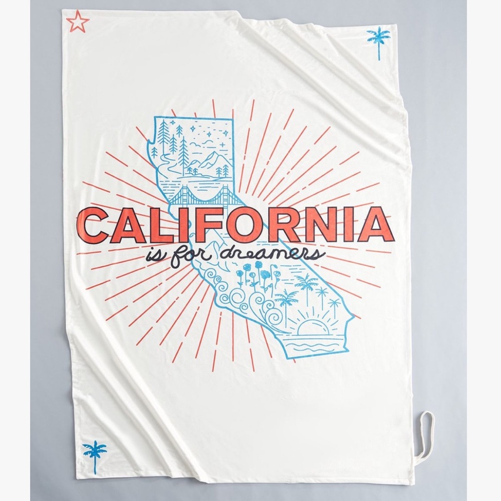 California throw blanket with draw string/shoulder strap carry bag. Bran…